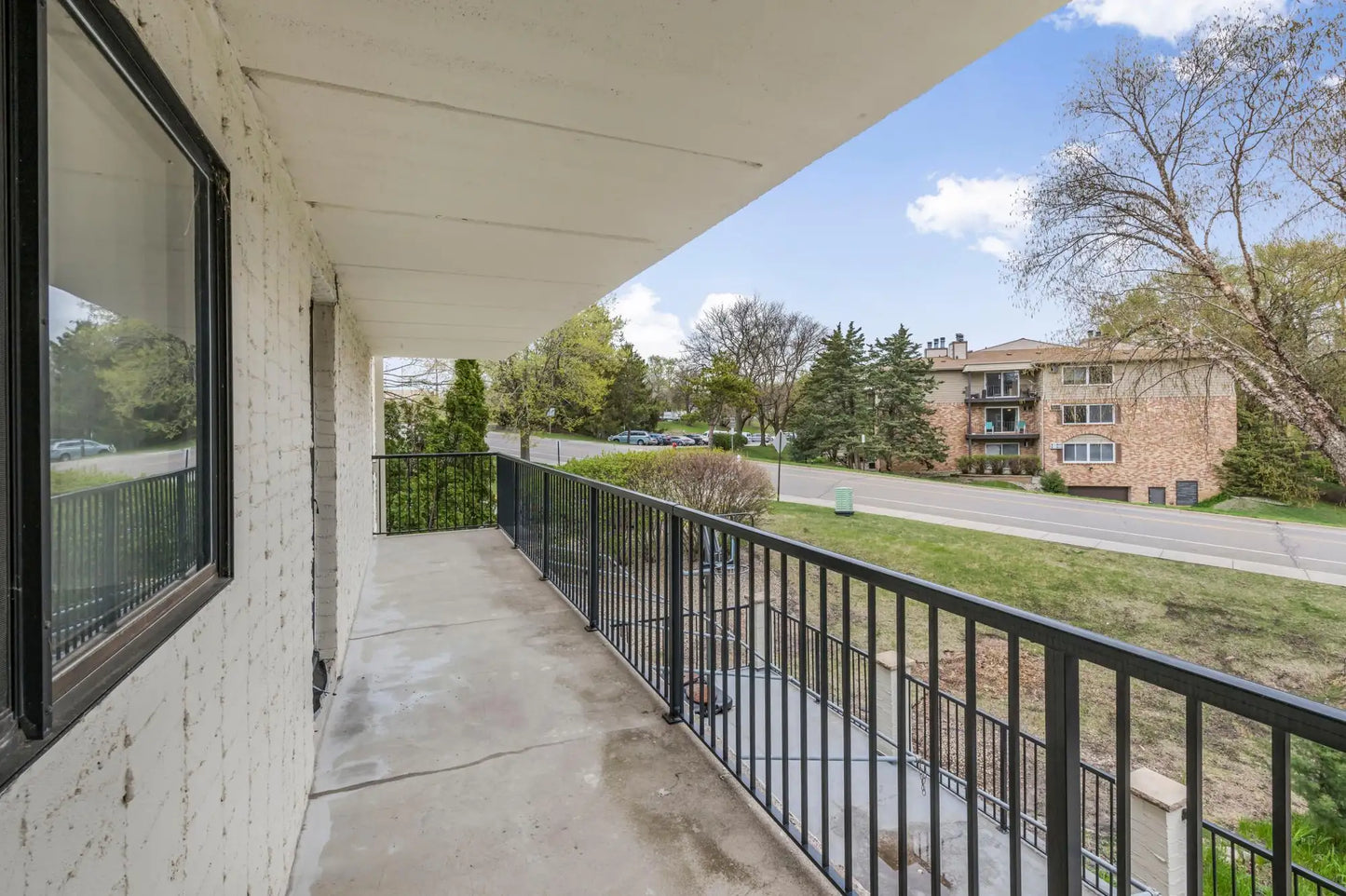 10401 Cedar Lake Road, Minnetonka, MN 55305