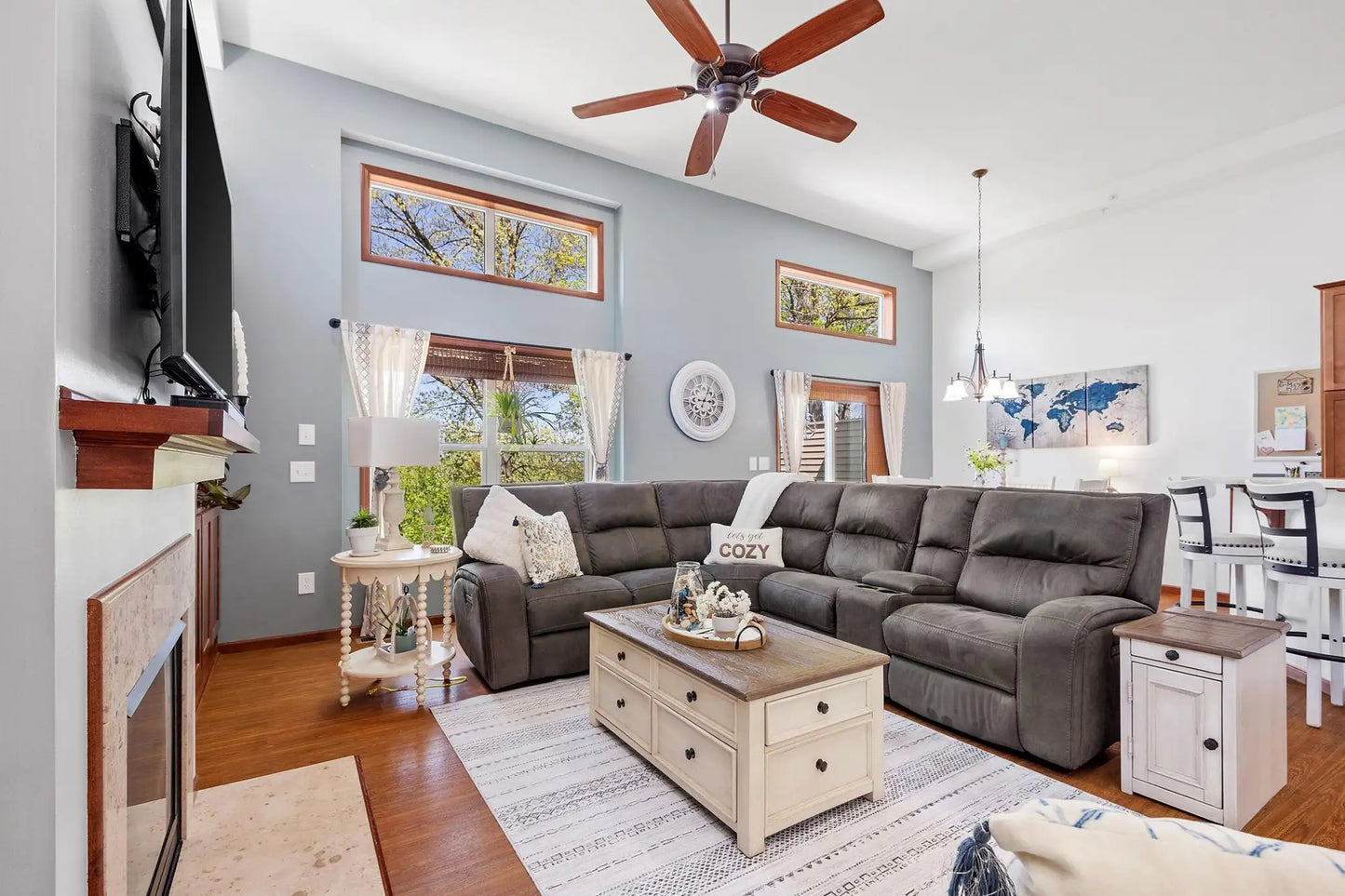 450 Stonewood Lane, Burnsville, MN 55306