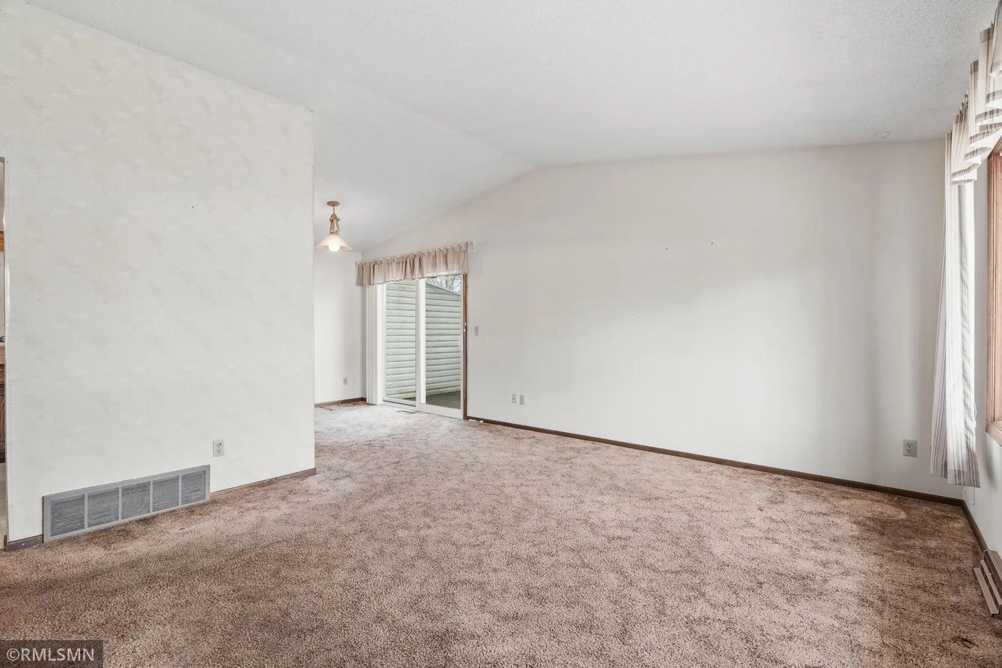 4307 Evergreen Drive, Vadnais Heights, MN 55127