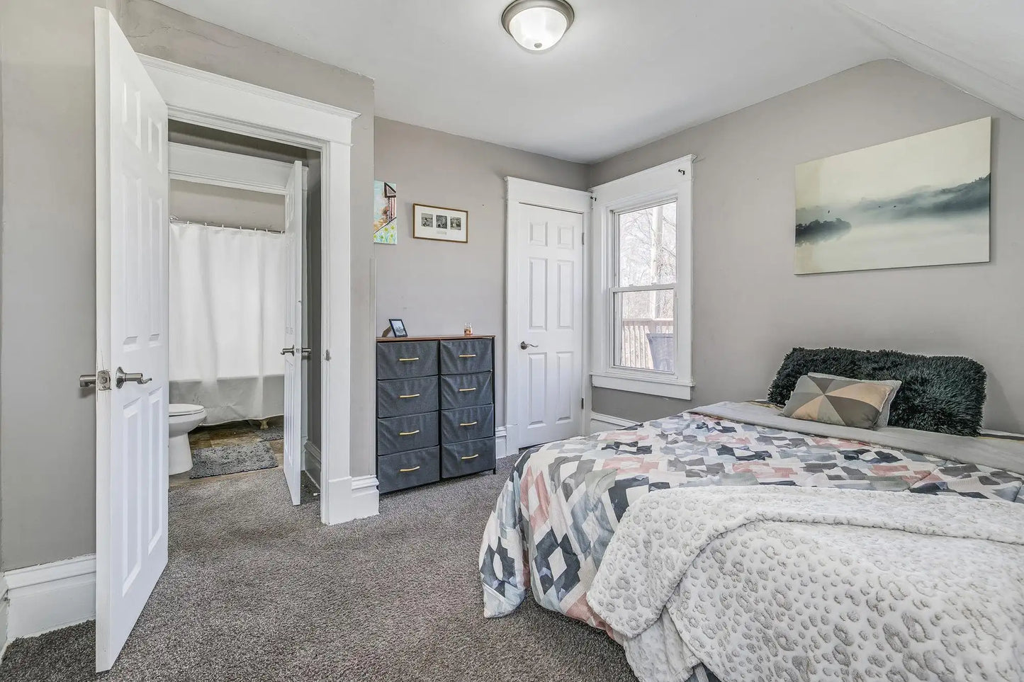 1047 York Avenue, Saint Paul, MN 55106