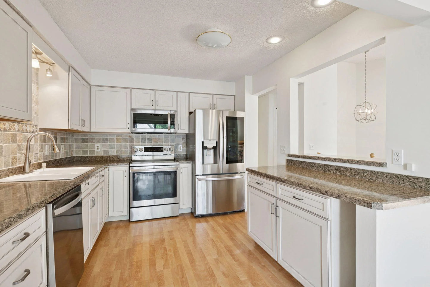 8280 Cypress Lane, Eden Prairie, MN 55347