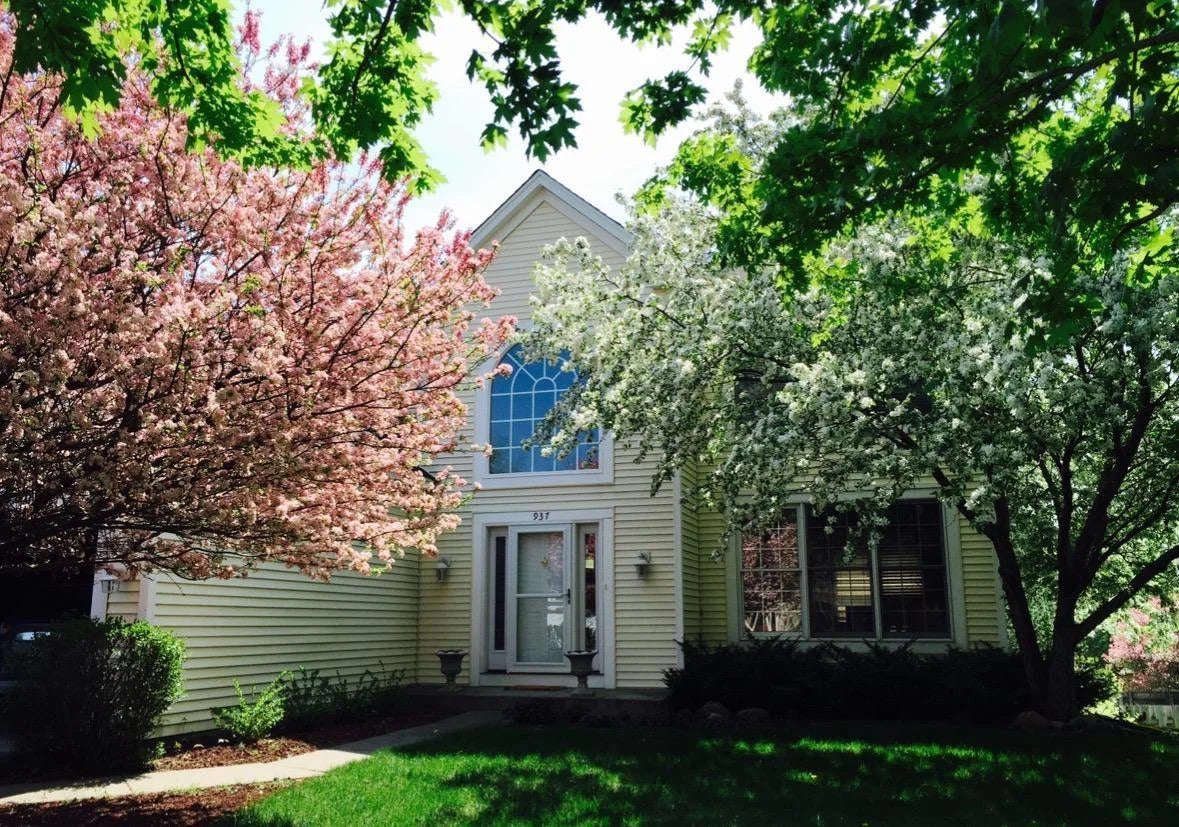 937 Briar Glen Lane, Woodbury, MN 55129