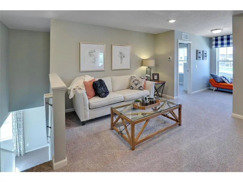 8325 Brumby Trail, Woodbury, MN 55129
