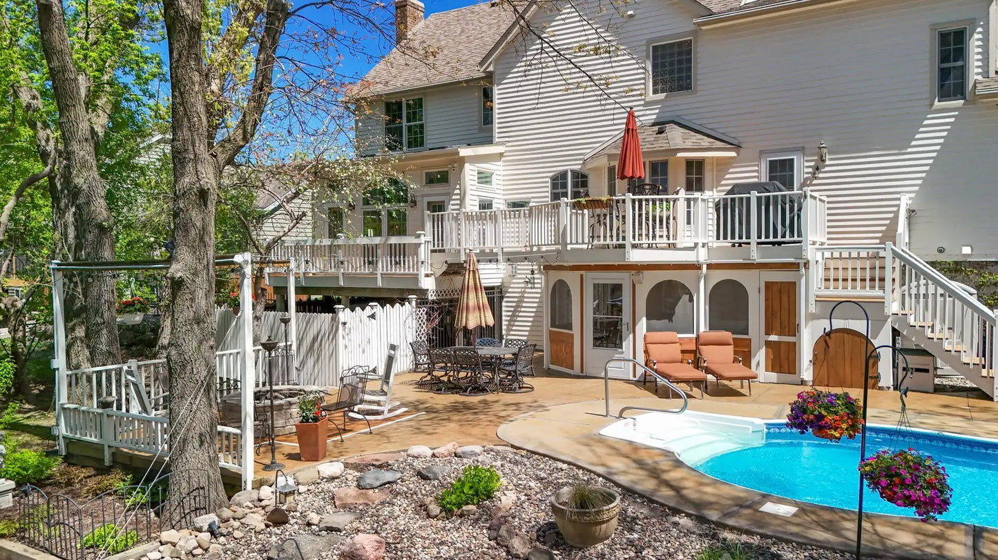 12581 Dover Drive, Apple Valley, MN 55124