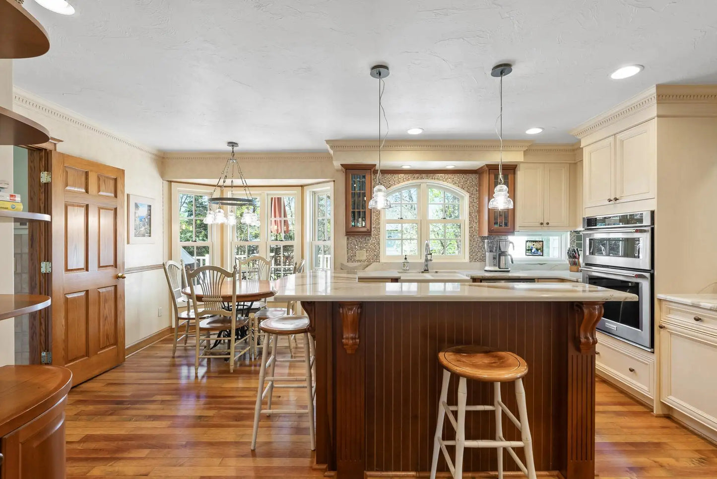 12581 Dover Drive, Apple Valley, MN 55124