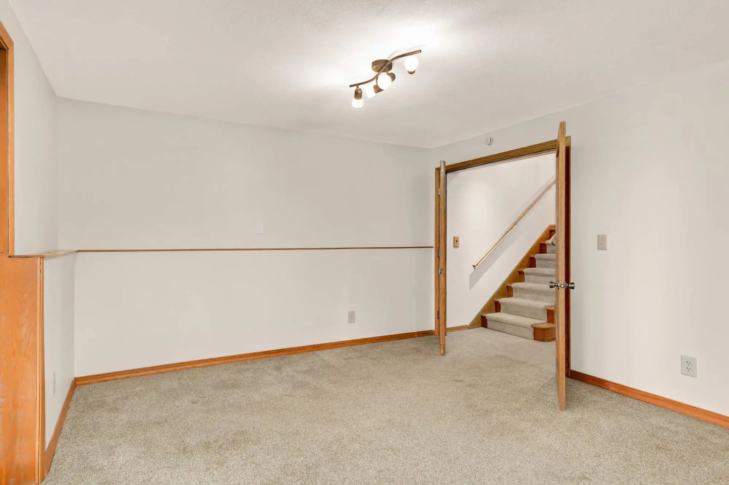 8100 Ivywood Avenue, Cottage Grove, MN 55016