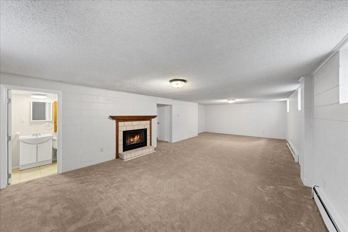 1365 Woodbridge Street, Saint Paul, MN 55117