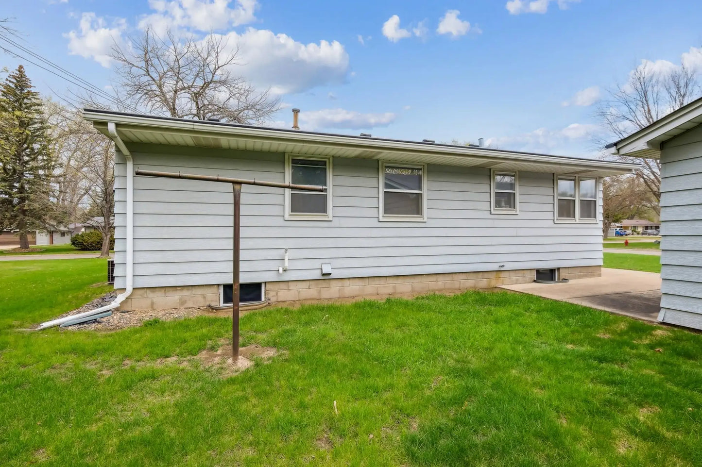 8101 64th Avenue, Brooklyn Park, MN 55428