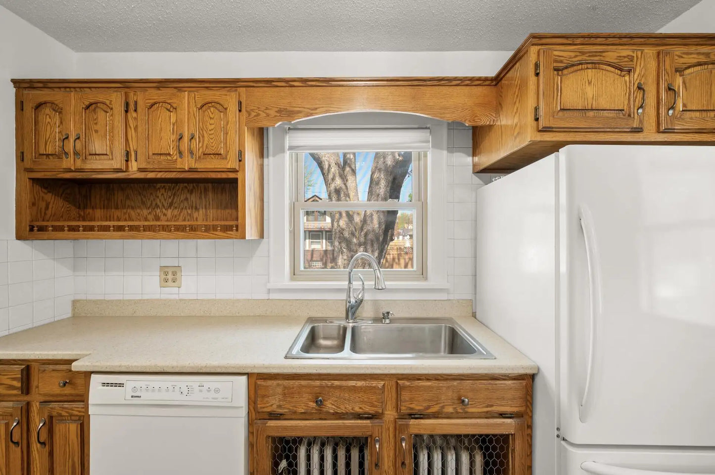 304 Warwick Street, Saint Paul, MN 55105