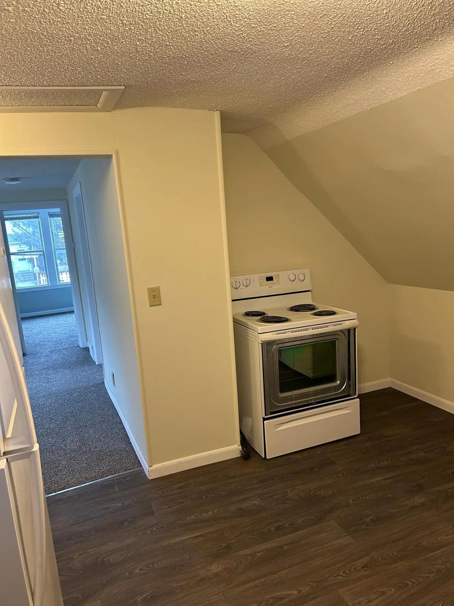 684 Hawthorne Avenue, Saint Paul, MN 55106