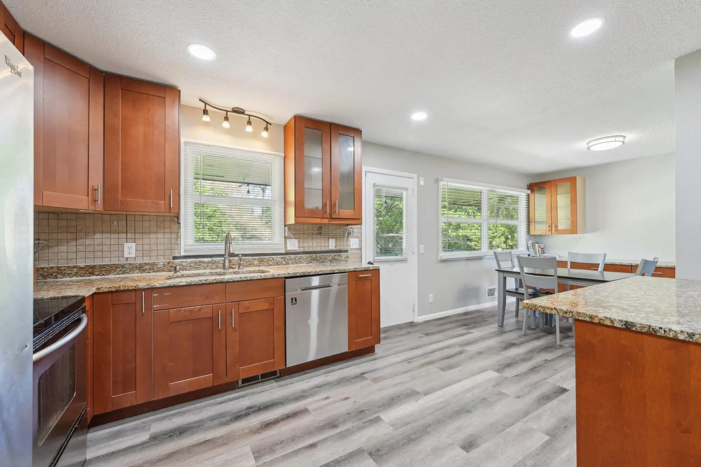2120 Xanthus Lane, Plymouth, MN 55447
