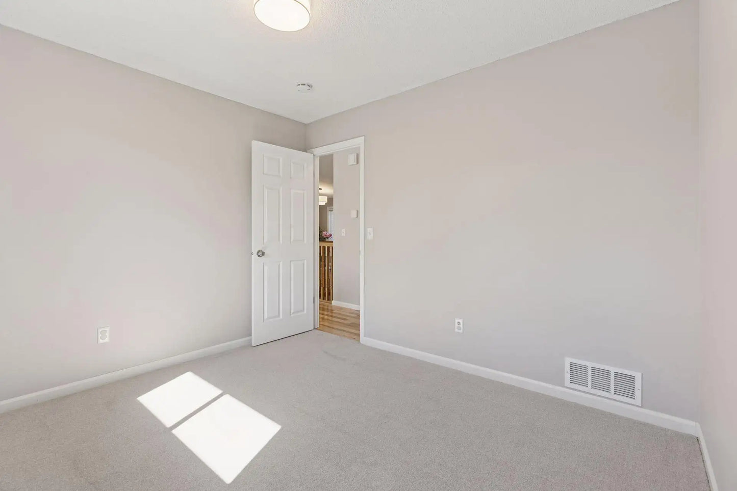 5715 Yucca Lane, Plymouth, MN 55446
