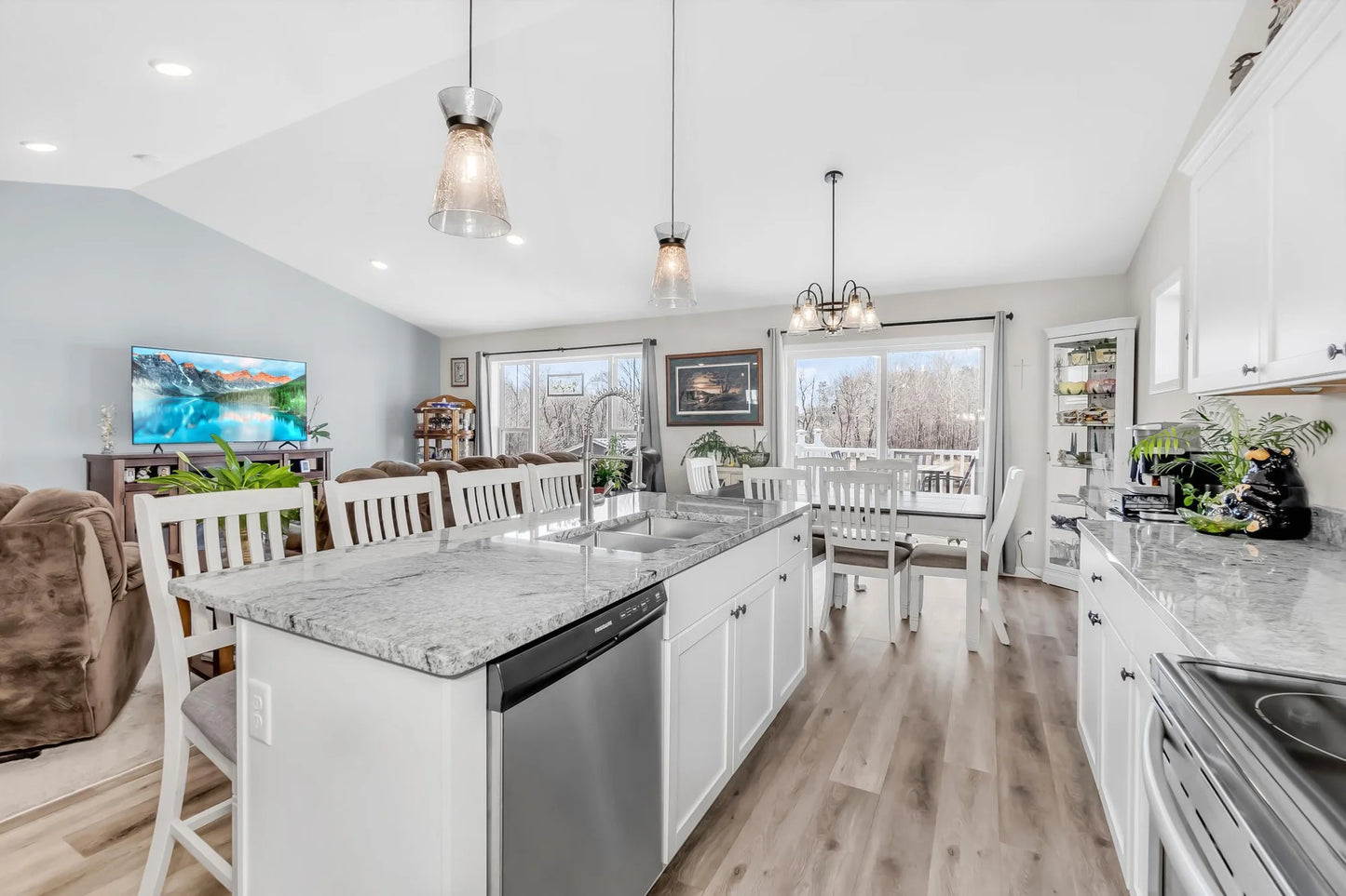 941 Whiskey Road, Isanti, MN 55040
