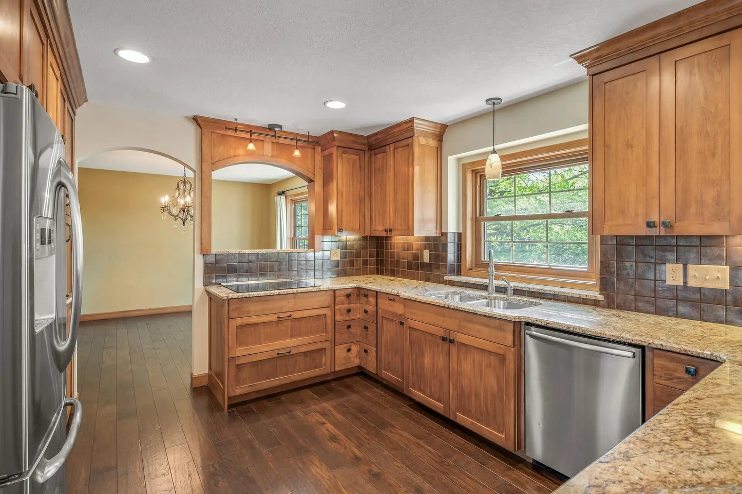 4864 Crown Lane, Woodbury, MN 55129