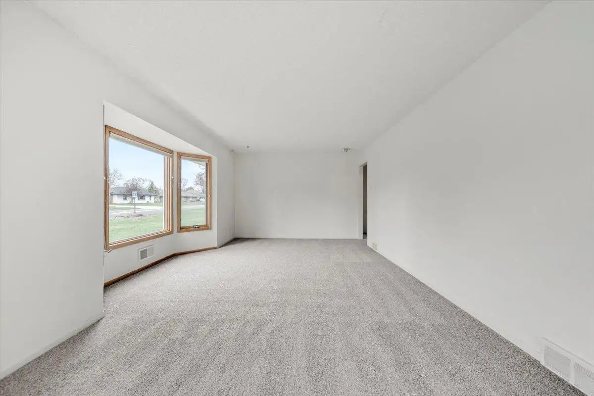 8800 Chicago Avenue, Bloomington, MN 55420