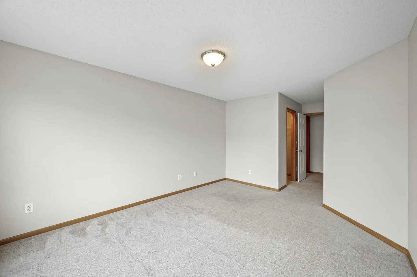 13840 54th Avenue, Plymouth, MN 55446