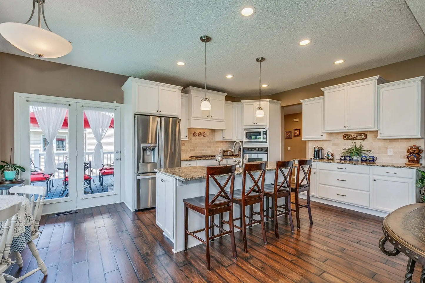 2692 Eagle Valley Drive, Woodbury, MN 55129