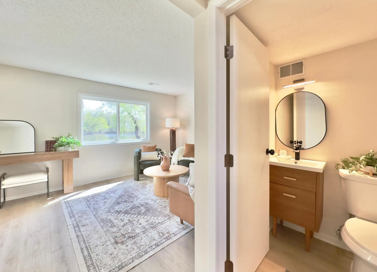 192 Transit Avenue, Roseville, MN 55113