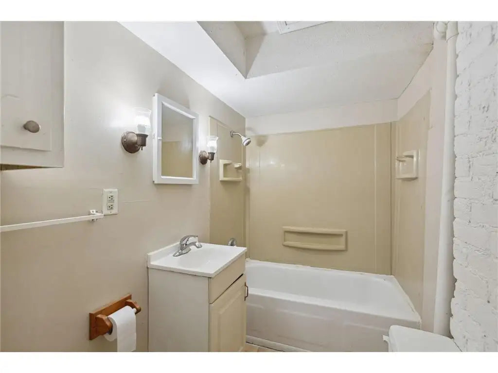 481 Edmund Avenue, Saint Paul, MN 55103