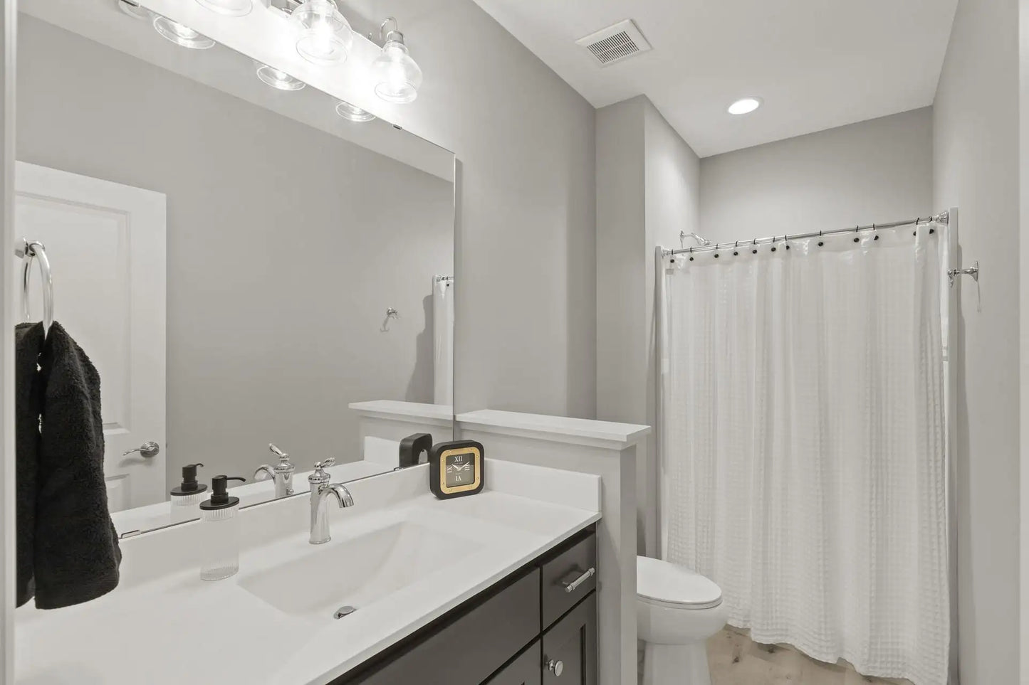 9195 Eagle Ridge Road, Chanhassen, MN 55317