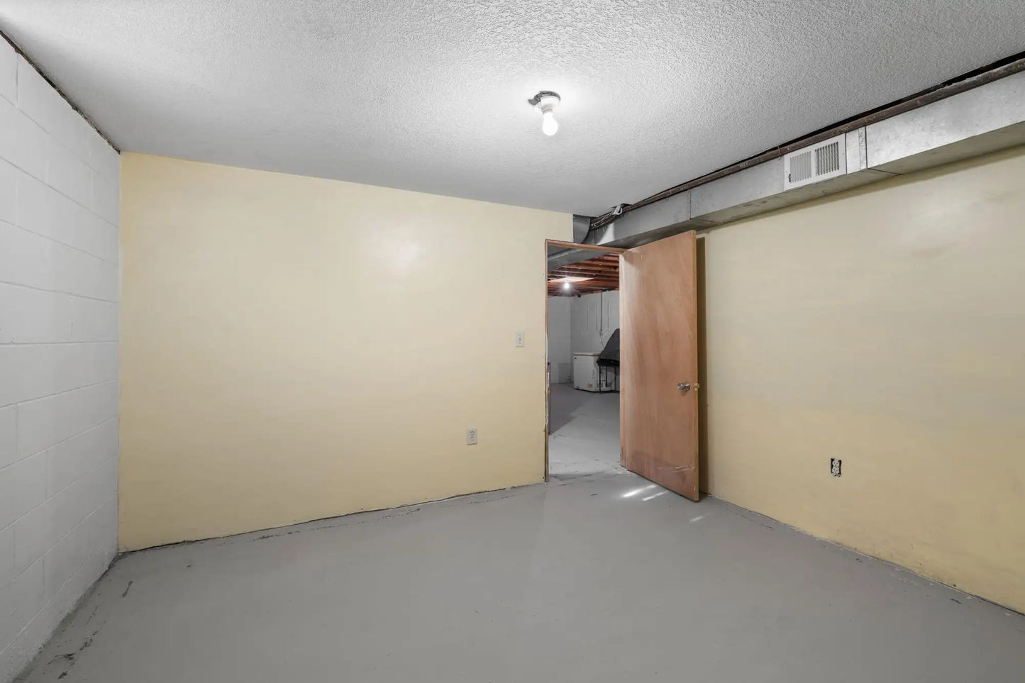 305 Dunn Avenue, Hinckley, MN 55037