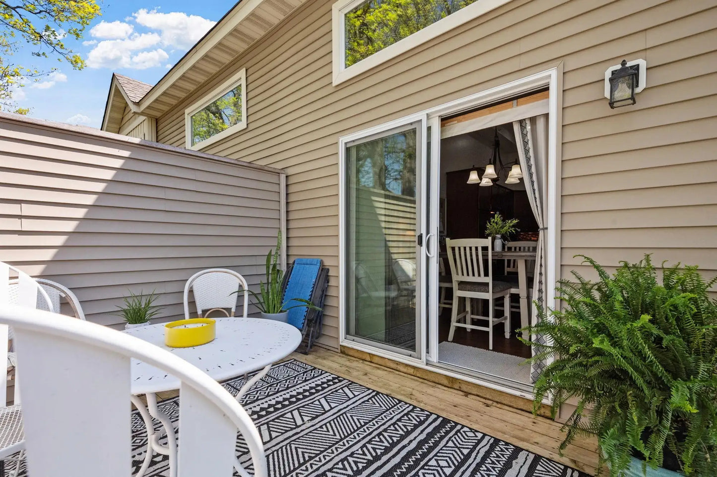 450 Stonewood Lane, Burnsville, MN 55306