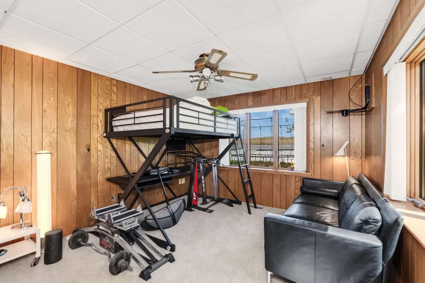 2179 River Road, Saint Mary's Point, MN 55043