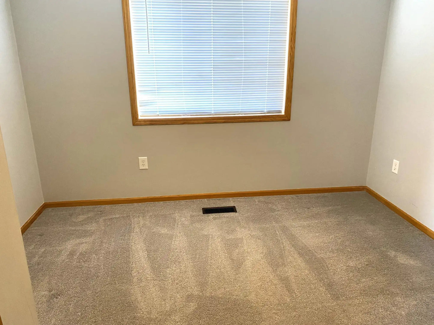 2184 Cleveland Way, Cambridge, MN 55008
