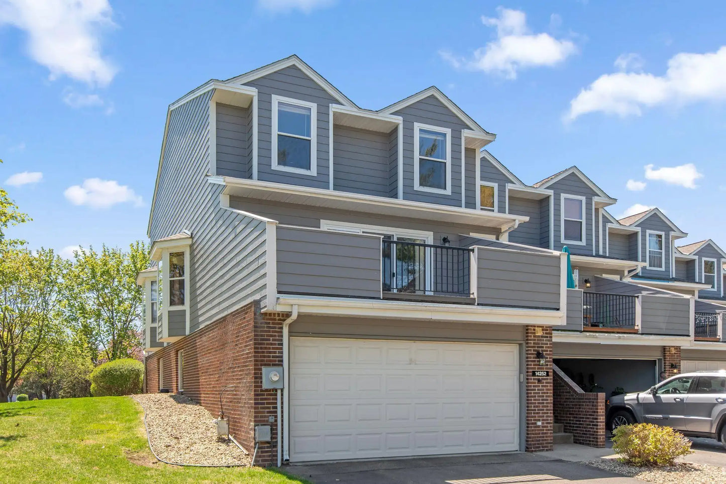 14252 Estates Avenue, Apple Valley, MN 55124