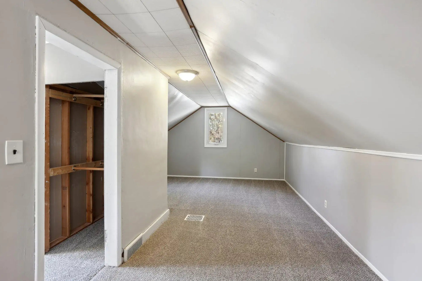 242 Curtice Street, West Saint Paul, MN 55118