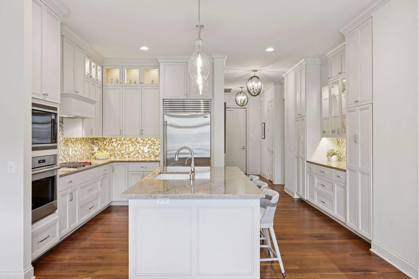 935 Lake Street, Wayzata, MN 55391