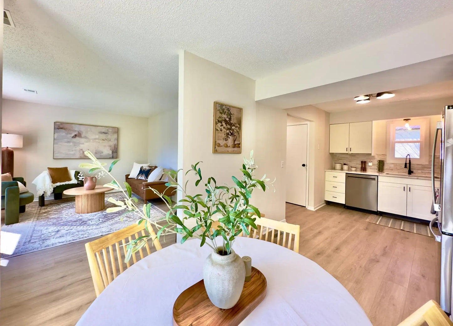 192 Transit Avenue, Roseville, MN 55113