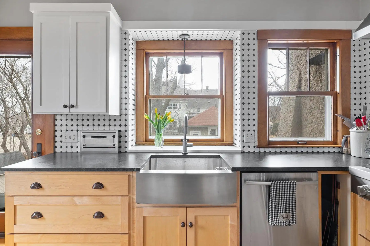201 2nd Street, Excelsior, MN 55331