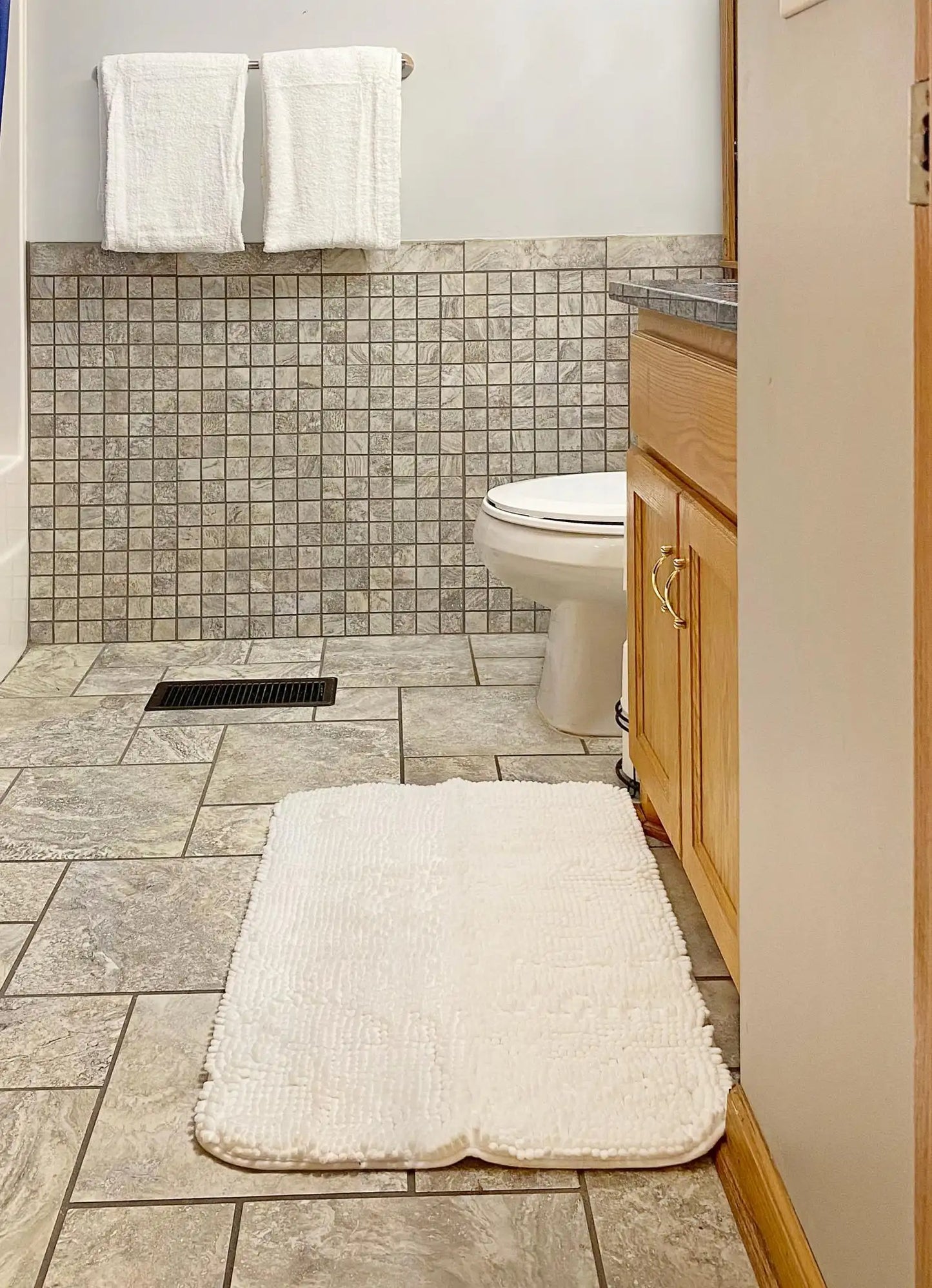 2184 Cleveland Way, Cambridge, MN 55008