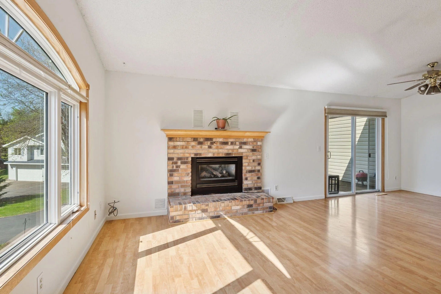 8280 Cypress Lane, Eden Prairie, MN 55347