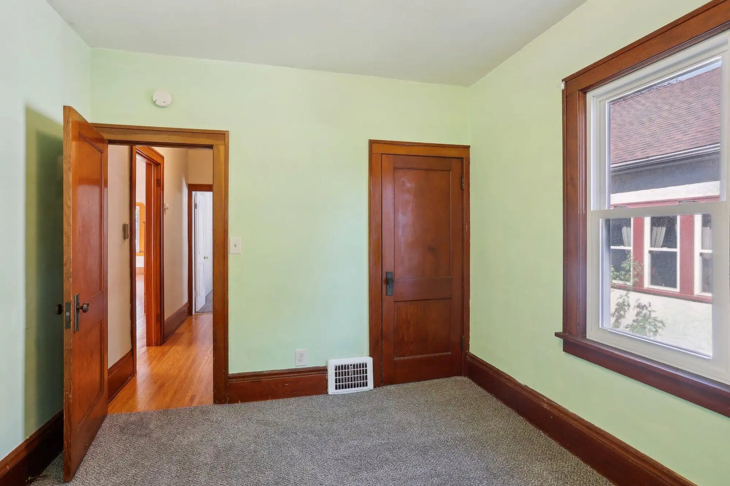 242 Curtice Street, West Saint Paul, MN 55118
