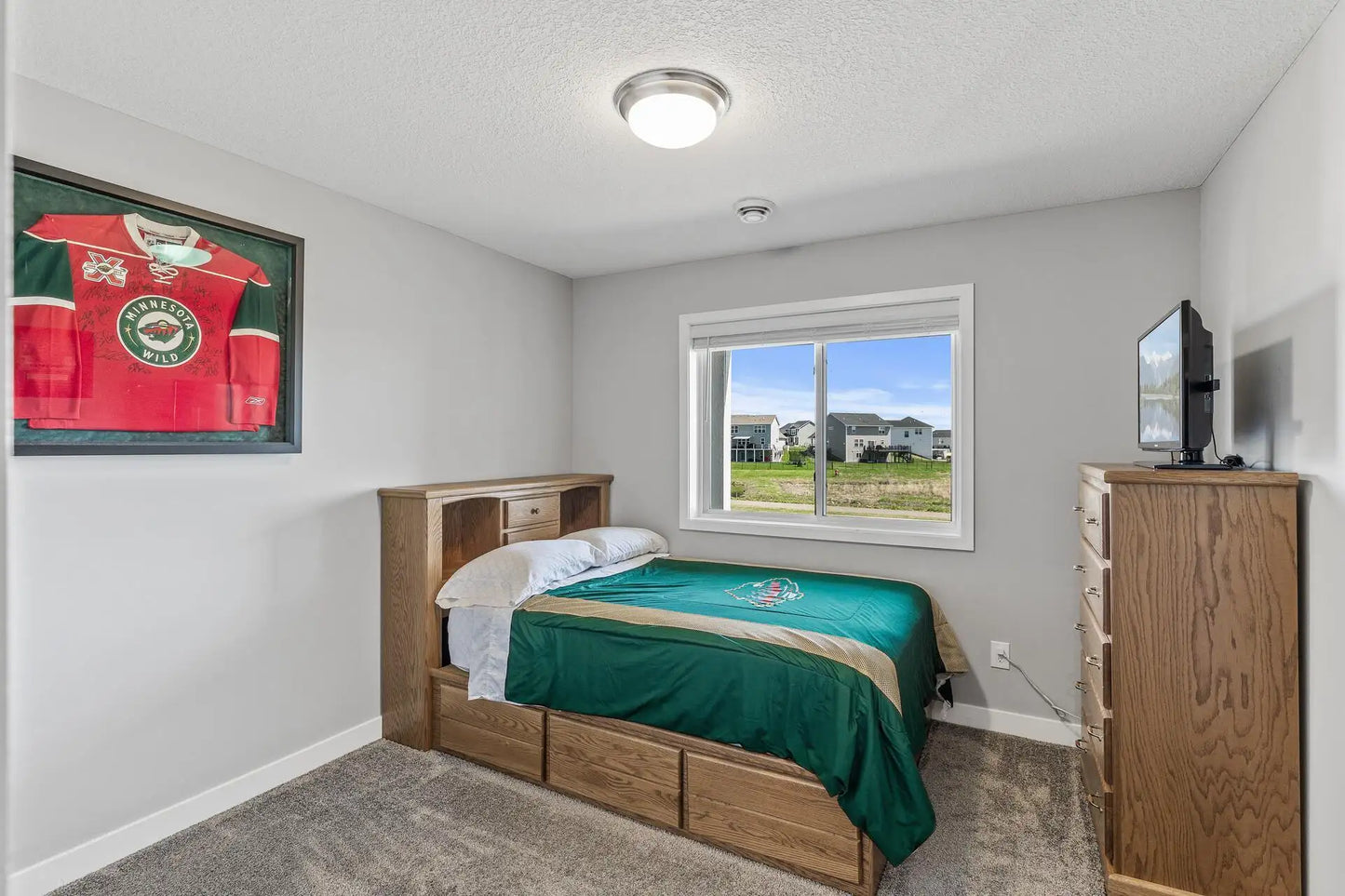 6063 Idsen Avenue, Cottage Grove, MN 55016