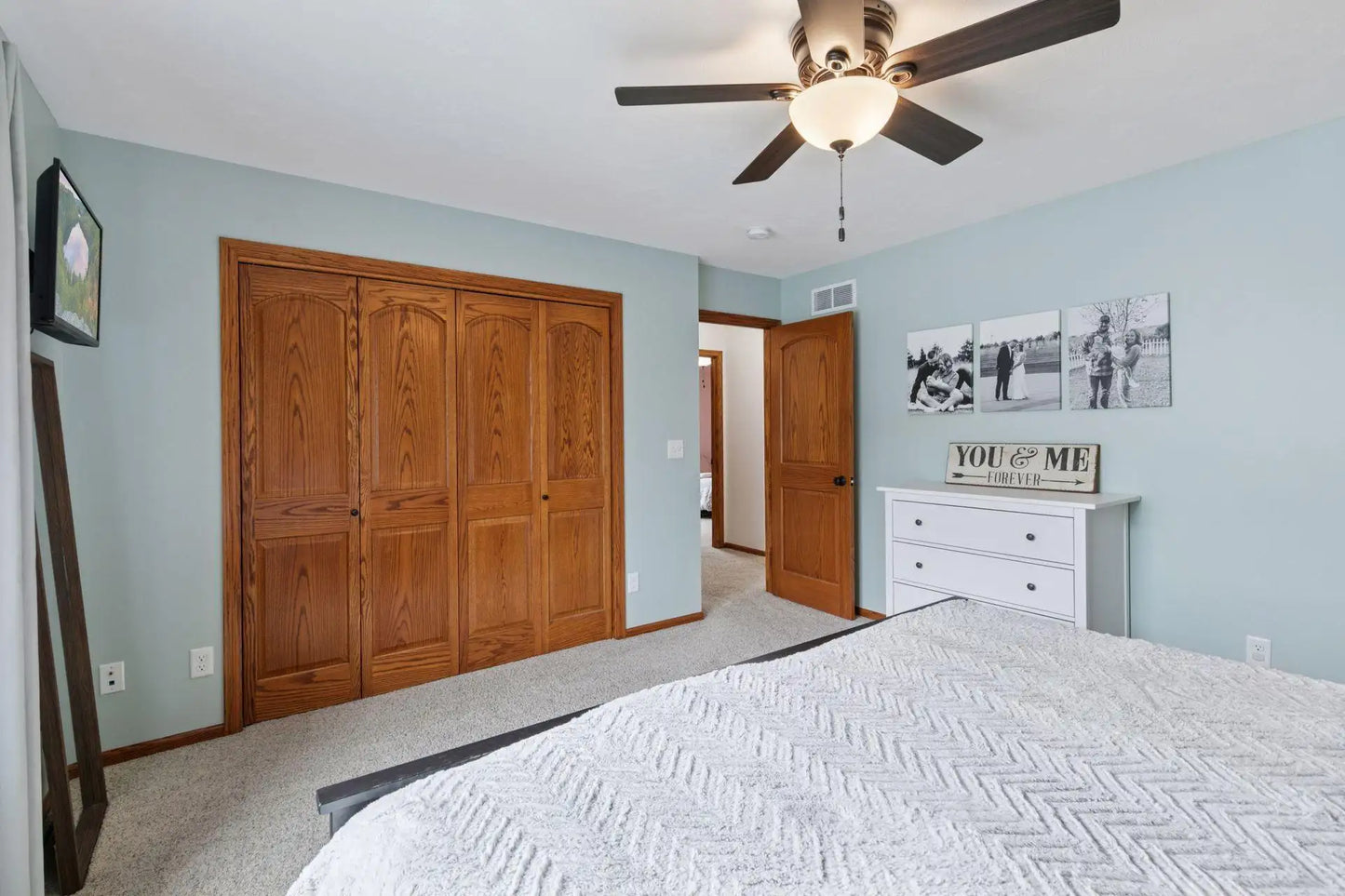 884 Forest Edge Drive, Jordan, MN 55352