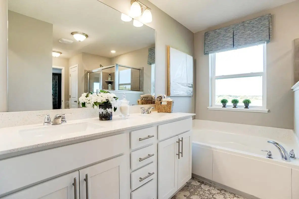 8325 Brumby Trail, Woodbury, MN 55129