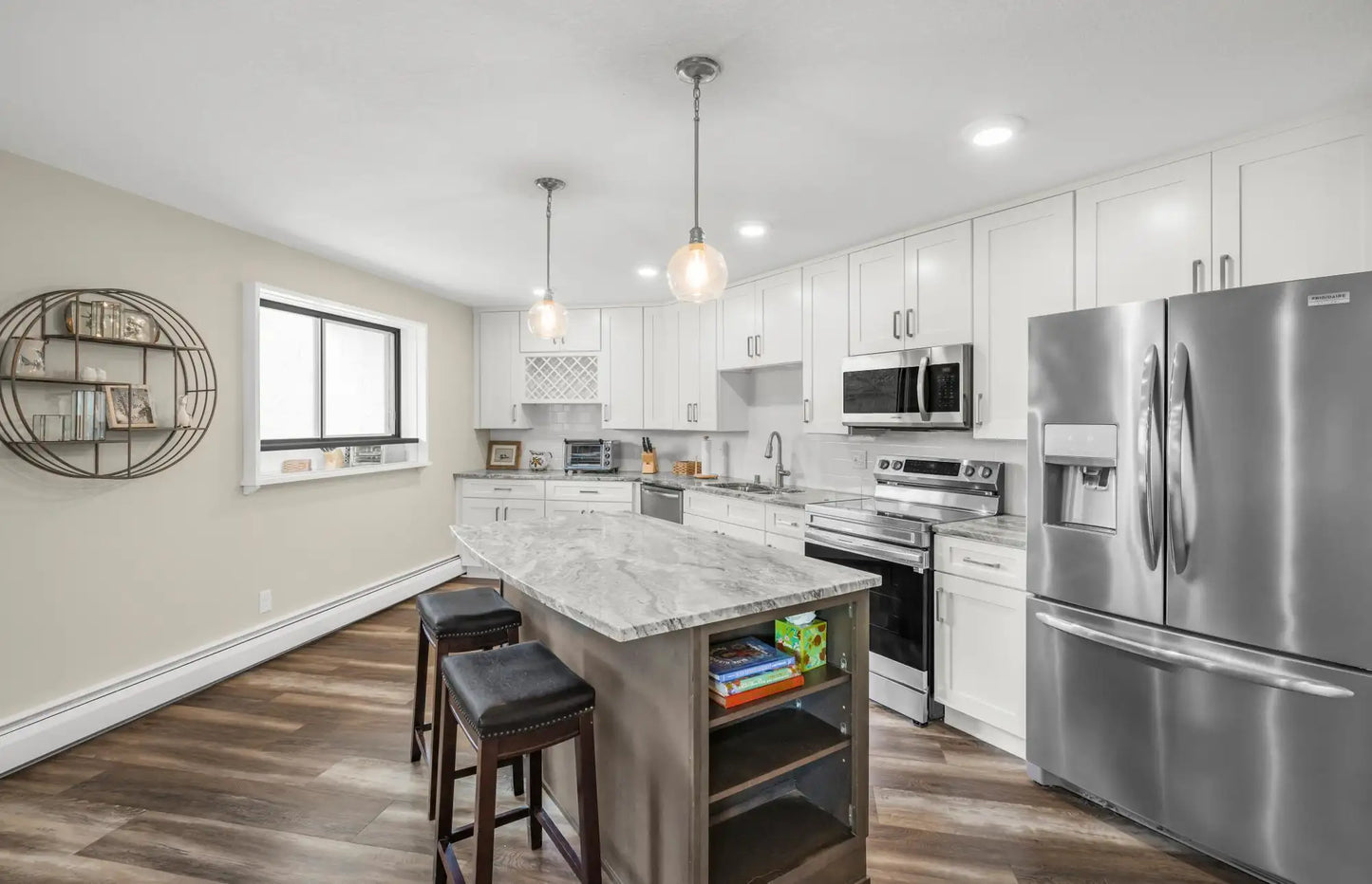 10401 Cedar Lake Road, Minnetonka, MN 55305
