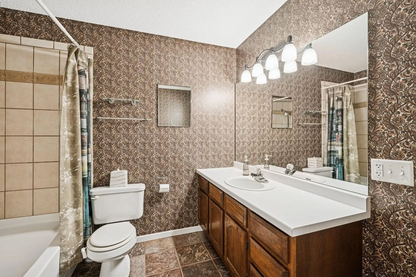 340 Ford Road, Saint Louis Park, MN 55426