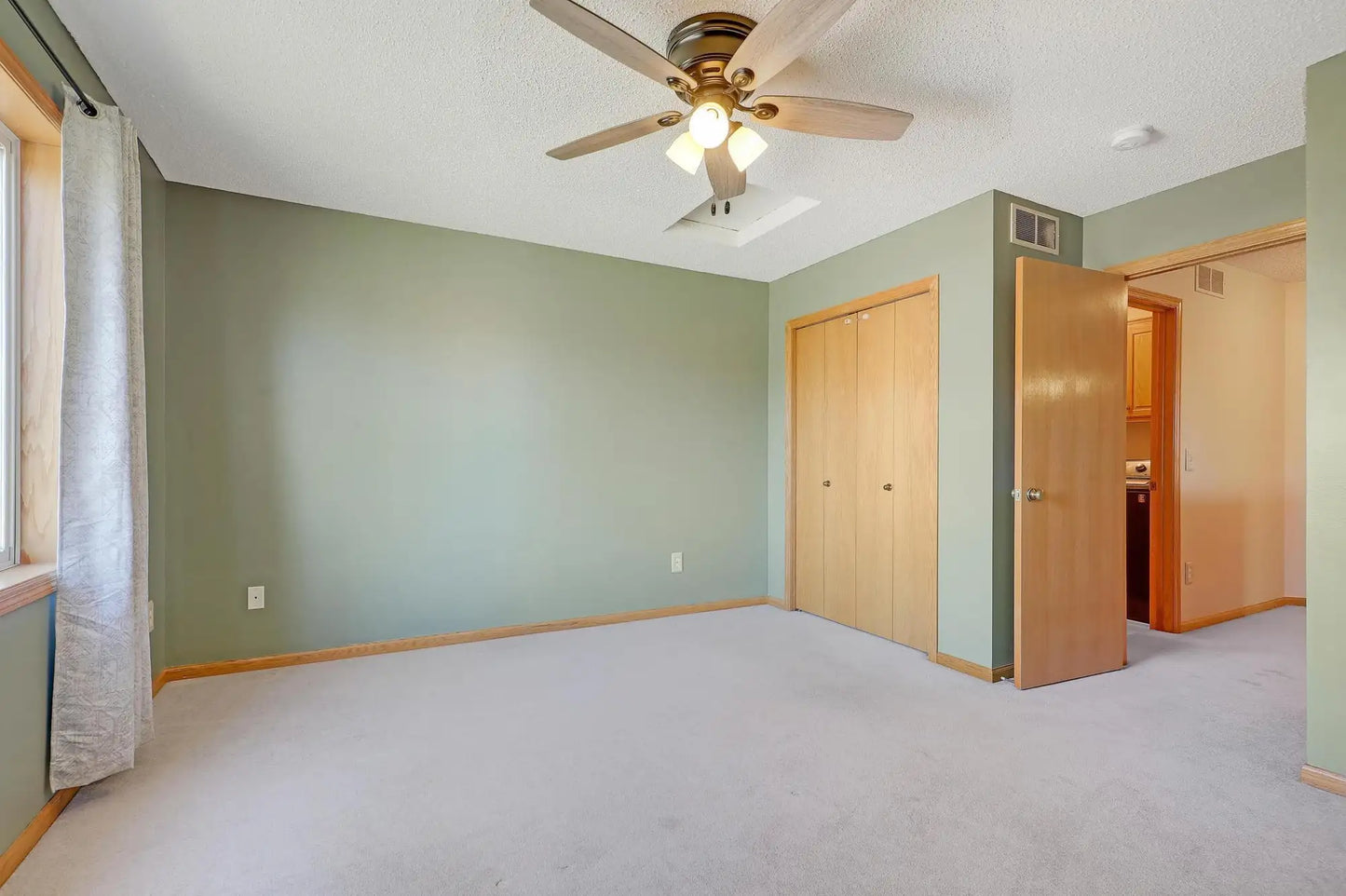16861 Embers Avenue, Lakeville, MN 55024