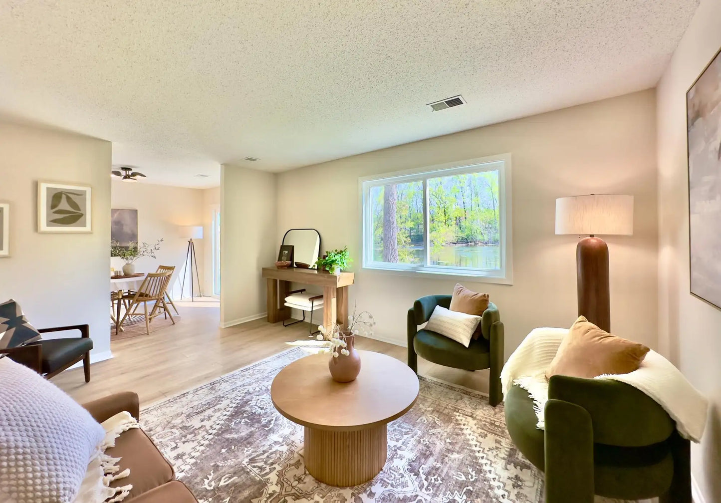 192 Transit Avenue, Roseville, MN 55113