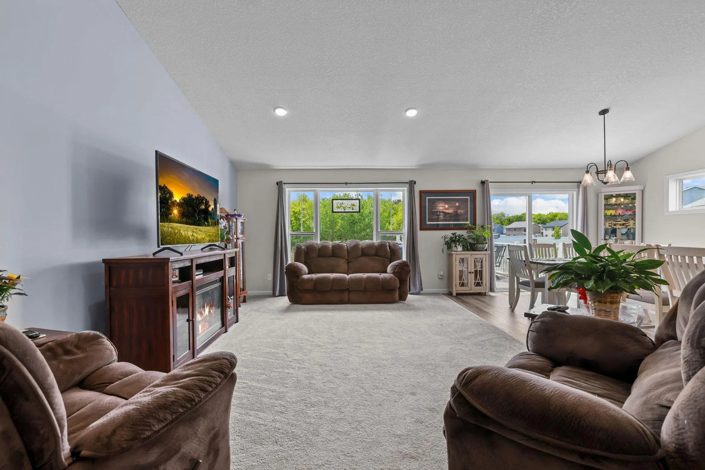 941 Whiskey Road, Isanti, MN 55040