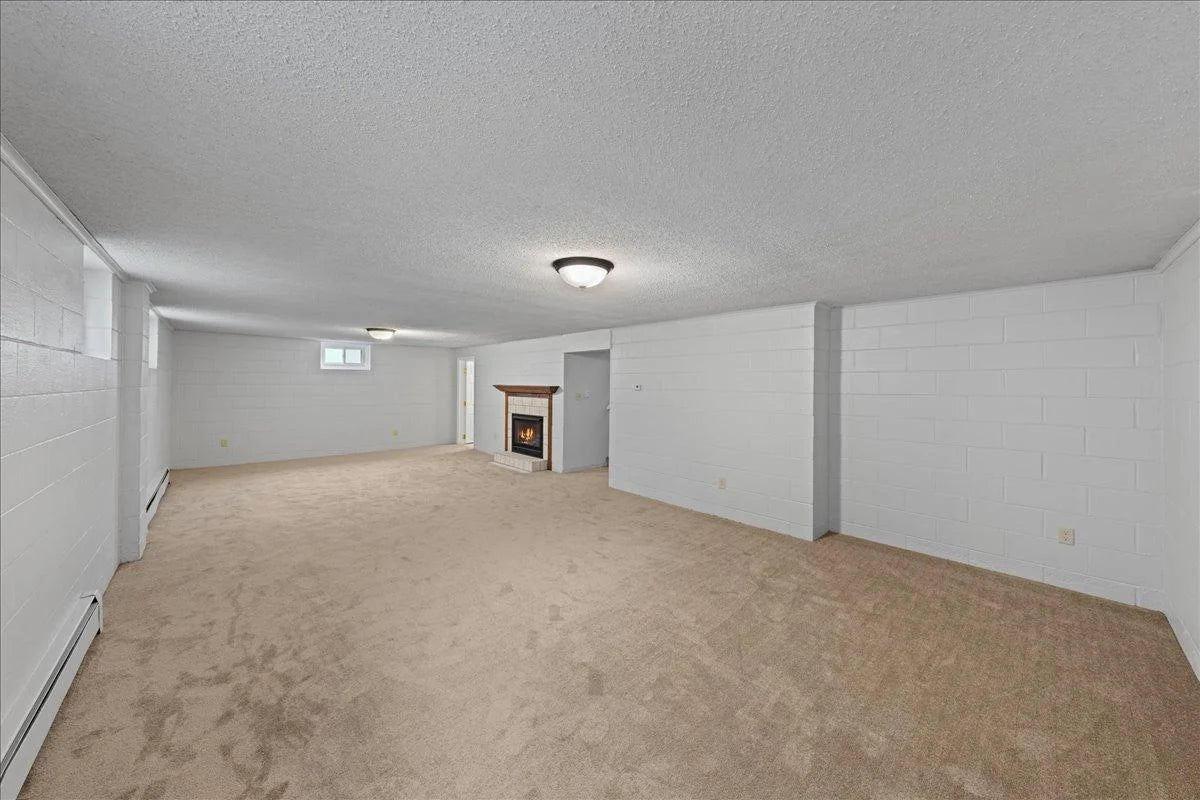 1365 Woodbridge Street, Saint Paul, MN 55117
