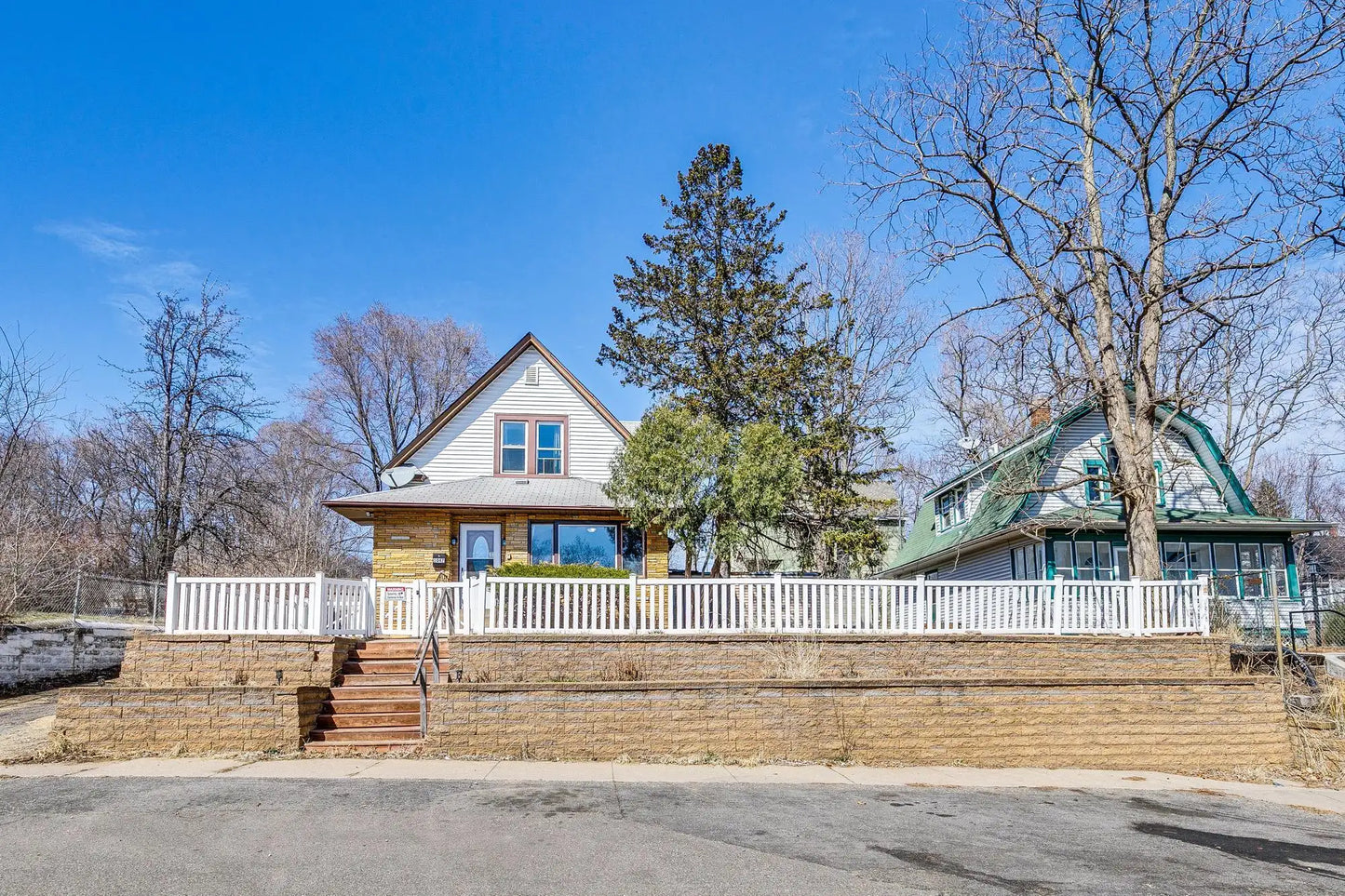 1047 York Avenue, Saint Paul, MN 55106