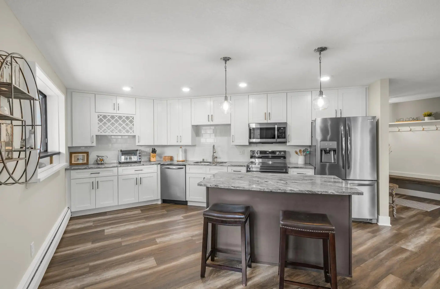 10401 Cedar Lake Road, Minnetonka, MN 55305