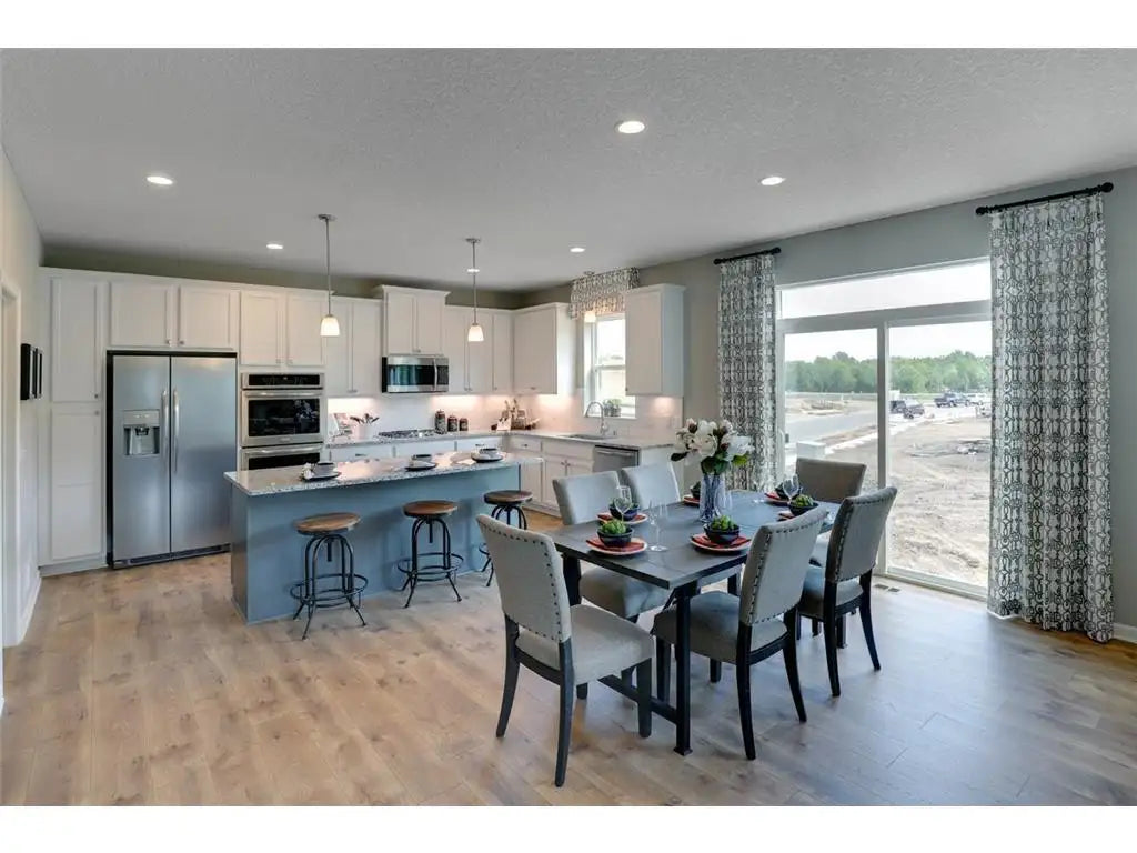8325 Brumby Trail, Woodbury, MN 55129