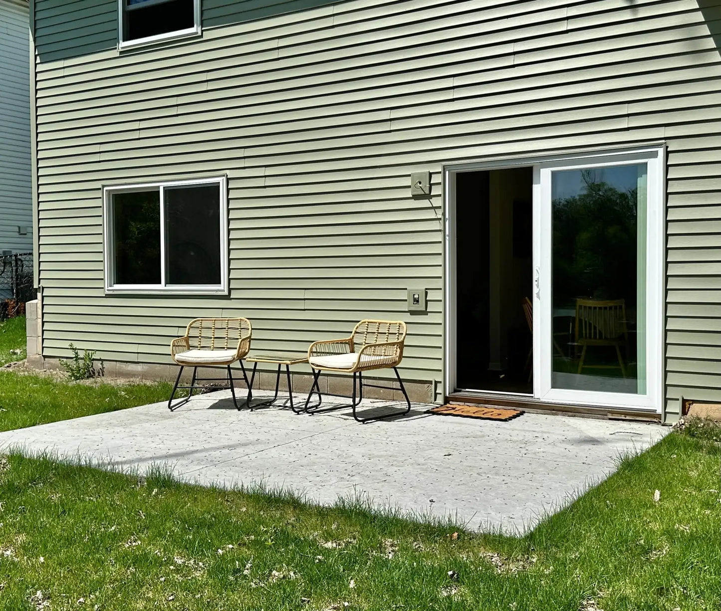 192 Transit Avenue, Roseville, MN 55113
