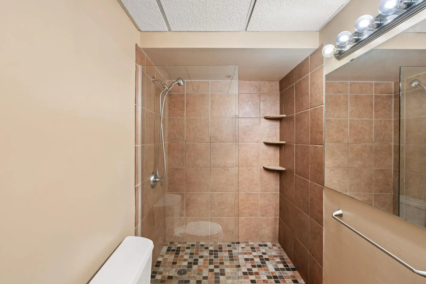 400 1st Street, Minneapolis, MN 55401